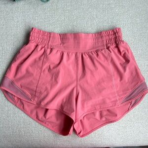 Lululemon Hotty Hot High-Rise Line Short 2.5